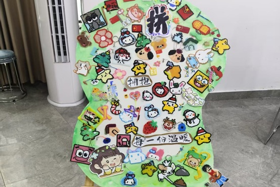 9726050084e84d76a0cd6b8bbd86ebac.jpg 孩子们拼豆作品展示.jpg